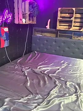 Snapshot of Shy-Ivy chatting on 2, 12, 2025 Shy-Ivy online show from 2, 12, 2025