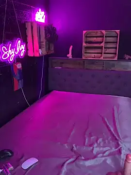 Snapshot of Shy-Ivy chatting on 4, 12, 2025 Shy-Ivy online show from 4, 12, 2025