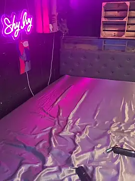 Snapshot of Shy-Ivy chatting on 17, 12, 2025 Shy-Ivy online show from 17, 12, 2025