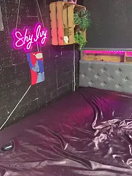 Shy-Ivy online show from 7, 3, 2026