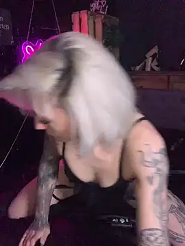 Snapshot of Shy-Ivy chatting on 21, 4, 2026 Shy-Ivy online show from 21, 4, 2026