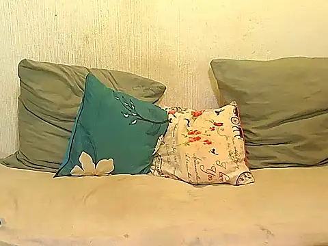 BrunetteNaomi8 online show from 2, 4, 2026