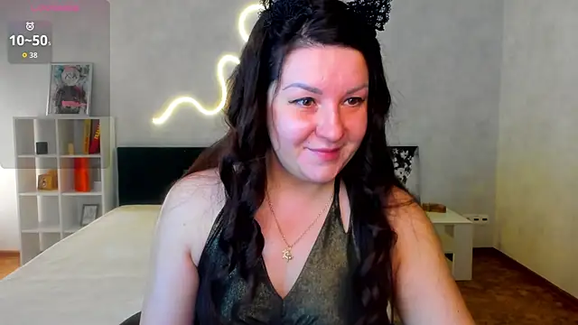 Snapshot of still__her chatting on 17, 12, 2025 still her online show from 17, 12, 2025