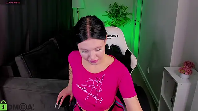 Eva lovevy online show from 20, 11, 2025