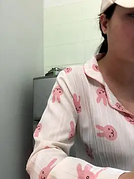 Miumiu95x online show from 16, 12, 2025