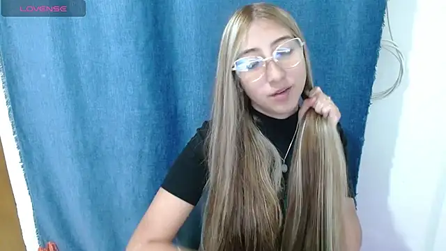Snapshot of Nanylux chatting on 25, 7, 2026 Nanylux online show from 25, 7, 2026