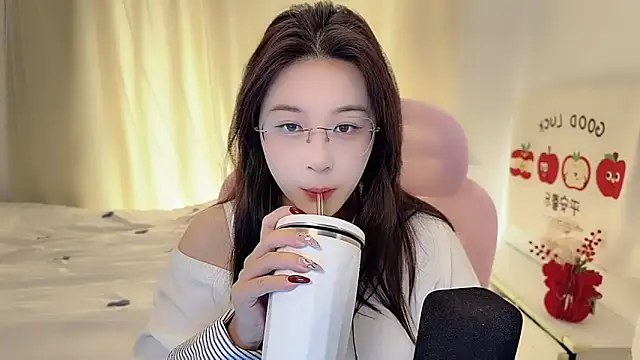 Snapshot of TTtia_ chatting on 5, 3, 2026 TTtia online show from 5, 3, 2026