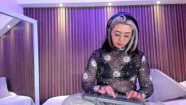 Snapshot of GabyRose9 chatting on 13, 5, 2026 GabyRose9 online show from 13, 5, 2026