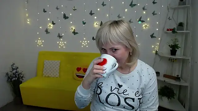 Snapshot of LaurenWishy chatting on 2, 3, 2026 LaurenWishy online show from 2, 3, 2026