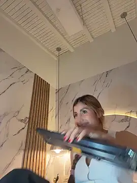 Snapshot of IsabelaStefano chatting on 22, 12, 2025 IsabelaStefano online show from 22, 12, 2025