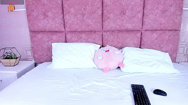 NathalieRoss1 online show from 7, 1, 2026