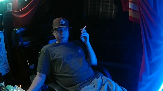 Snapshot of Bowerboi chatting on 4, 12, 2025 Bowerboi online show from 4, 12, 2025