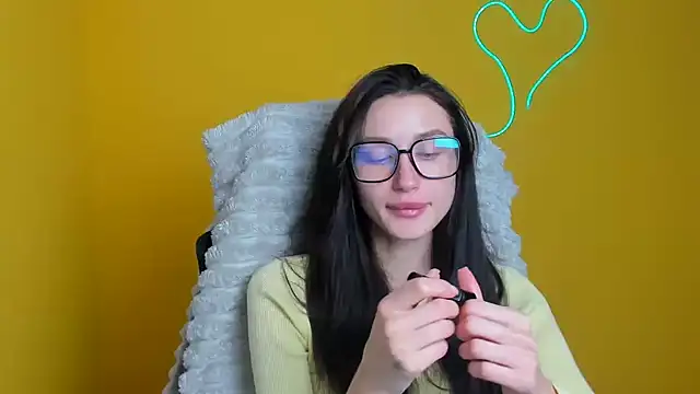 Stella XO online show from 4, 12, 2025