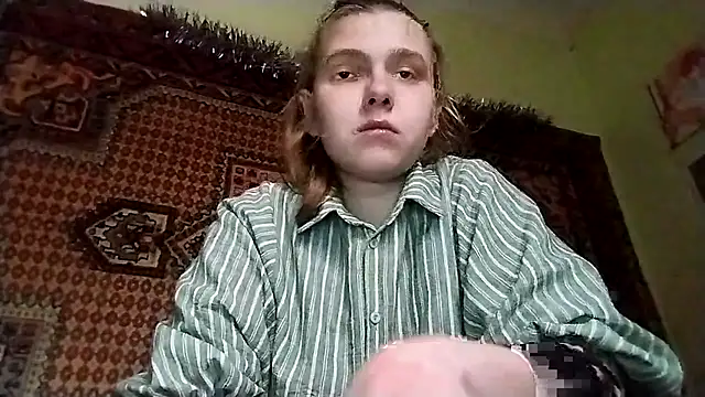 Snapshot of KikiBang chatting on 21, 12, 2025 KikiBang online show from 21, 12, 2025