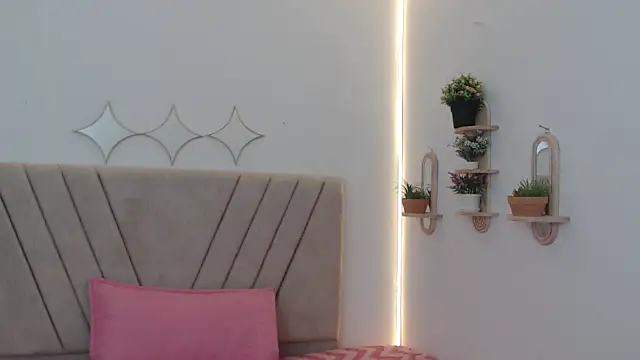 xoxo melany online show from 14, 4, 2026