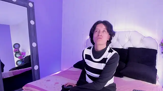 Snapshot of CoralAndOcean_ chatting on 2, 12, 2025 CoralAndOcean online show from 2, 12, 2025