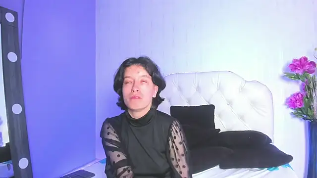 Snapshot of CoralAndOcean_ chatting on 18, 12, 2025 CoralAndOcean online show from 18, 12, 2025