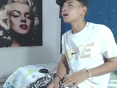 crissex3 online show from 20, 3, 2026