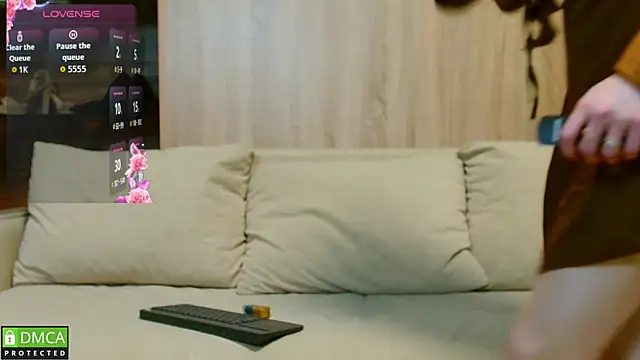 Snapshot of EmilieLong chatting on 29, 11, 2025 EmilieLong online show from 29, 11, 2025