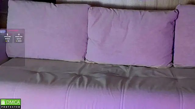 Snapshot of EmilieLong chatting on 6, 1, 2026 EmilieLong online show from 6, 1, 2026