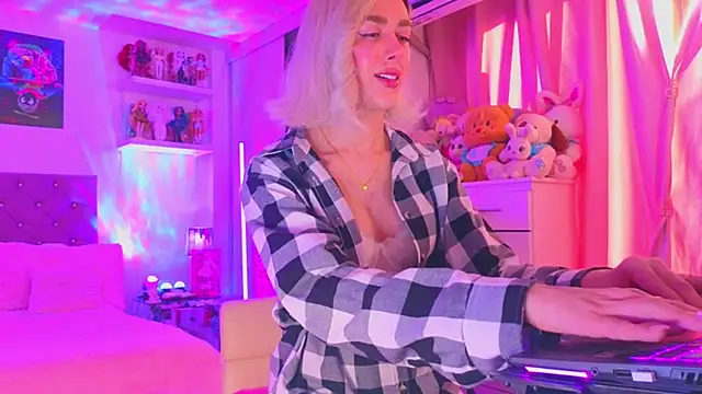 MadamBarbiee online show from 13, 12, 2025