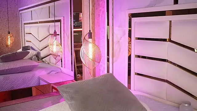 Snapshot of luciana_agudelo chatting on 26, 4, 2026 luciana agudelo online show from 26, 4, 2026