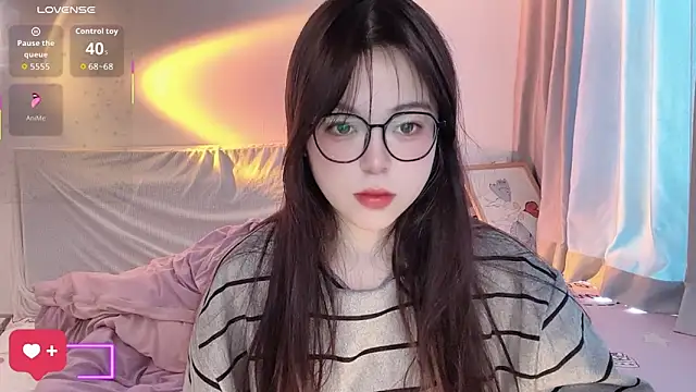 Snapshot of -Angela chatting on 30, 11, 2025 -Angela online show from 30, 11, 2025