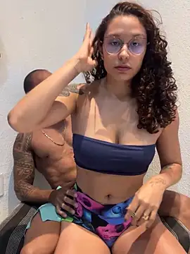 Snapshot of CasalBris4 chatting on 8, 1, 2026 CasalBris4 online show from 8, 1, 2026