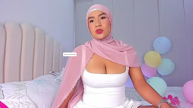 Snapshot of Amira-Zahra chatting on 19, 4, 2026 Amira-Zahra online show from 19, 4, 2026
