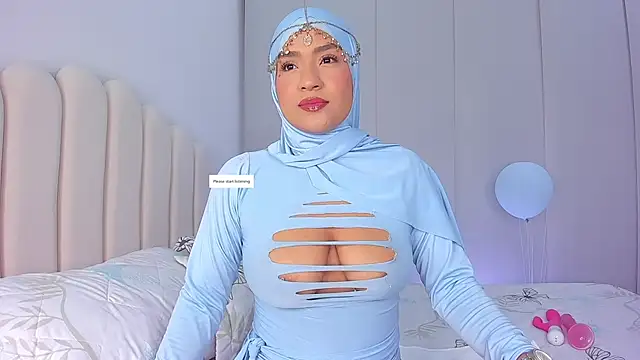 Snapshot of Amira-Zahra chatting on 25, 4, 2026 Amira-Zahra online show from 25, 4, 2026