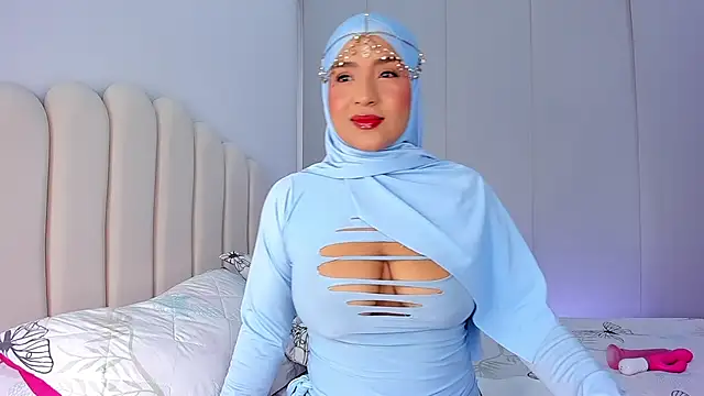 Snapshot of Amira-Zahra chatting on 30, 4, 2026 Amira-Zahra online show from 30, 4, 2026