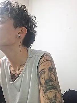 Snapshot of megan_NL chatting on 4, 12, 2025 megan NL online show from 4, 12, 2025