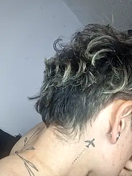 Snapshot of megan_NL chatting on 5, 12, 2025 megan NL online show from 5, 12, 2025