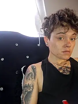 Snapshot of megan_NL chatting on 5, 12, 2025 megan NL online show from 5, 12, 2025