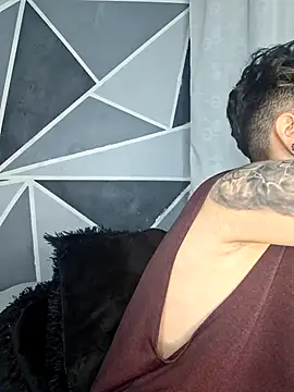 Snapshot of megan_NL chatting on 16, 12, 2025 megan NL online show from 16, 12, 2025