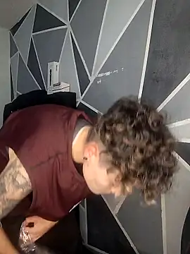 Snapshot of megan_NL chatting on 17, 12, 2025 megan NL online show from 17, 12, 2025