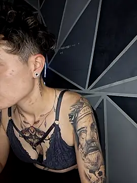 Snapshot of megan_NL chatting on 17, 12, 2025 megan NL online show from 17, 12, 2025