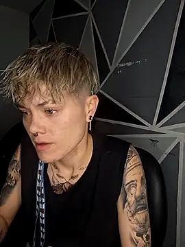 Snapshot of megan_NL chatting on 21, 12, 2025 megan NL online show from 21, 12, 2025