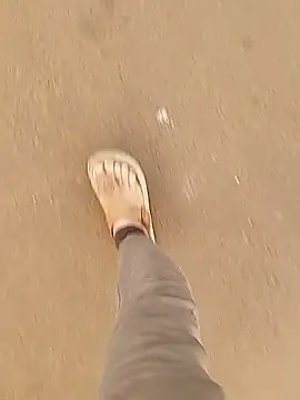 Snapshot of Meow_buggie chatting on 22, 12, 2025 Meow buggie online show from 22, 12, 2025