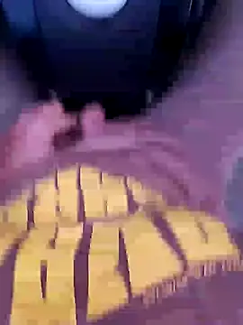 Snapshot of Meow_buggie chatting on 22, 12, 2025 Meow buggie online show from 22, 12, 2025