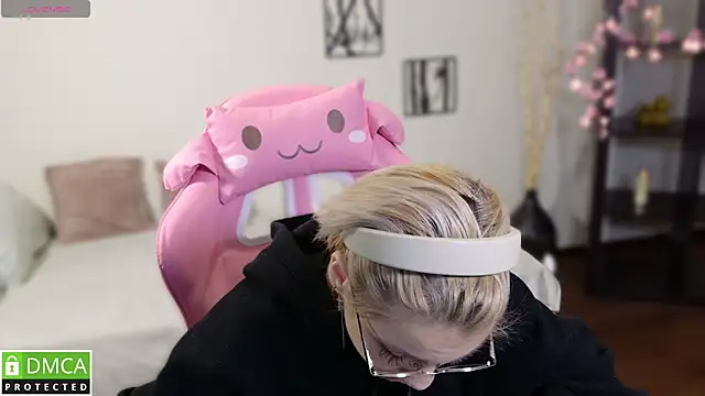 Snapshot of Megan_Lora chatting on 27, 11, 2025 Megan Lora online show from 27, 11, 2025