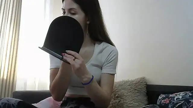 Snapshot of Erii18 chatting on 17, 1, 2026 Erii18 online show from 17, 1, 2026