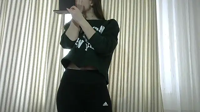 Snapshot of Erii18 chatting on 4, 2, 2026 Erii18 online show from 4, 2, 2026