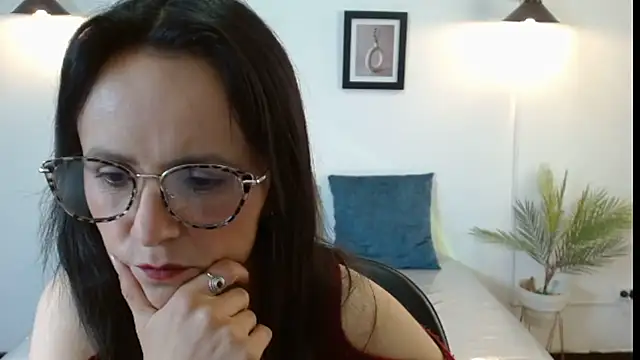 Snapshot of Juliana__lx chatting on 5, 12, 2025 Juliana lx online show from 5, 12, 2025