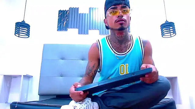 Hot Latino x online show from 8, 1, 2026