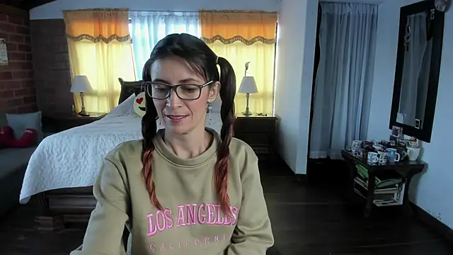 Snapshot of Charlotte-Willson chatting on 9, 5, 2026 Charlotte-Willson online show from 9, 5, 2026
