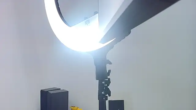 lili jhonson online show from 26, 11, 2025