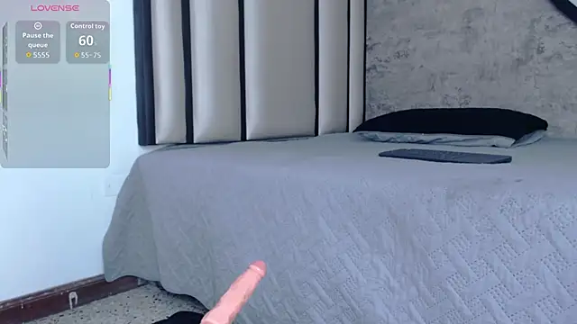 Snapshot of Alise-Mason chatting on 21, 11, 2025 Alise-Mason online show from 21, 11, 2025