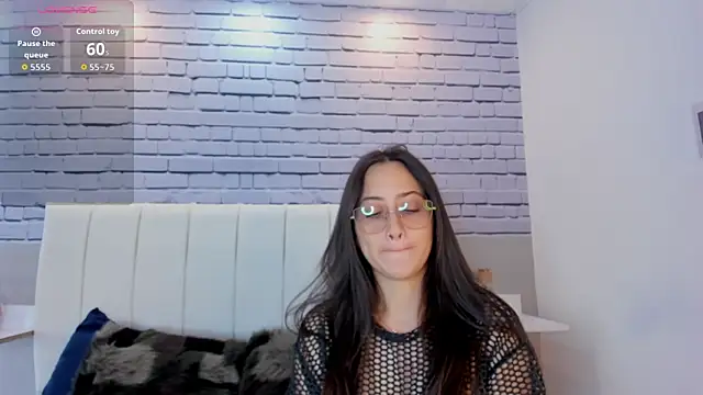 SophieeMoore online show from 4, 2, 2026