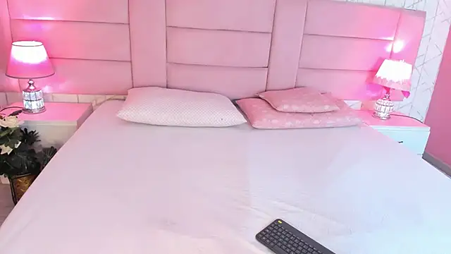 Snapshot of VictoriaLasse chatting on 12, 4, 2026 VictoriaLasse online show from 12, 4, 2026